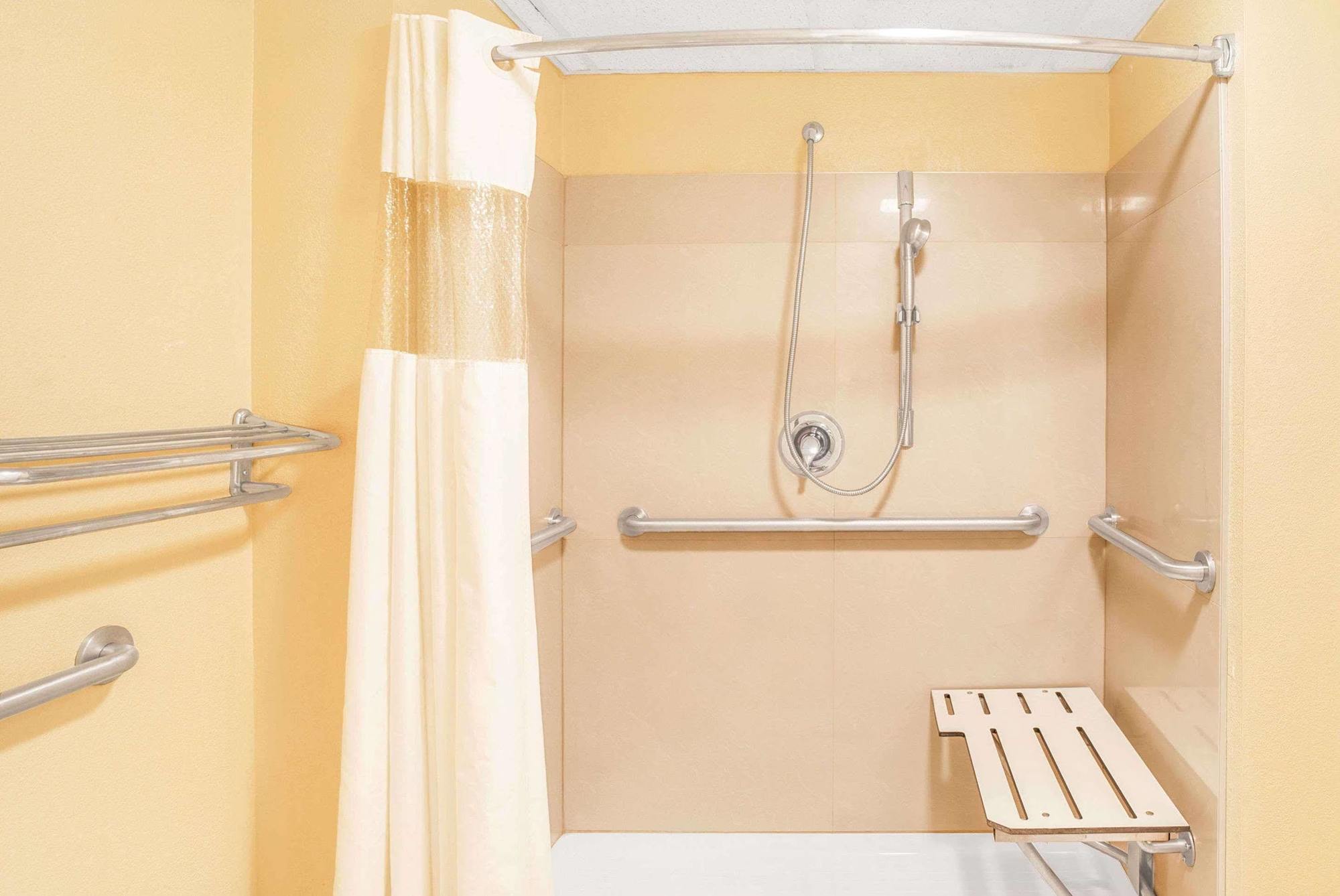 Knights Inn Mount Laurel Ngoại thất bức ảnh