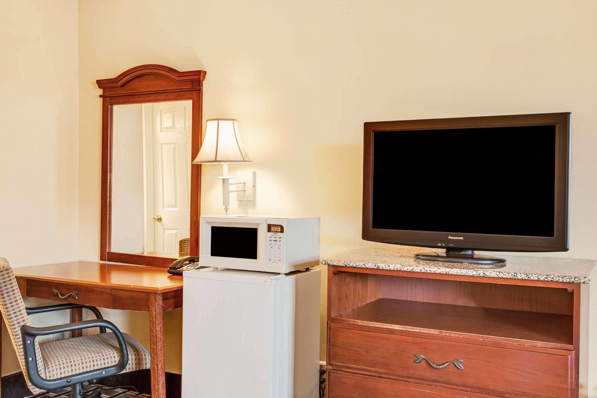 Knights Inn Mount Laurel Ngoại thất bức ảnh